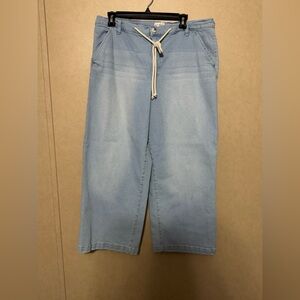 Two Wonderly Wide Leg Cropped Jeans